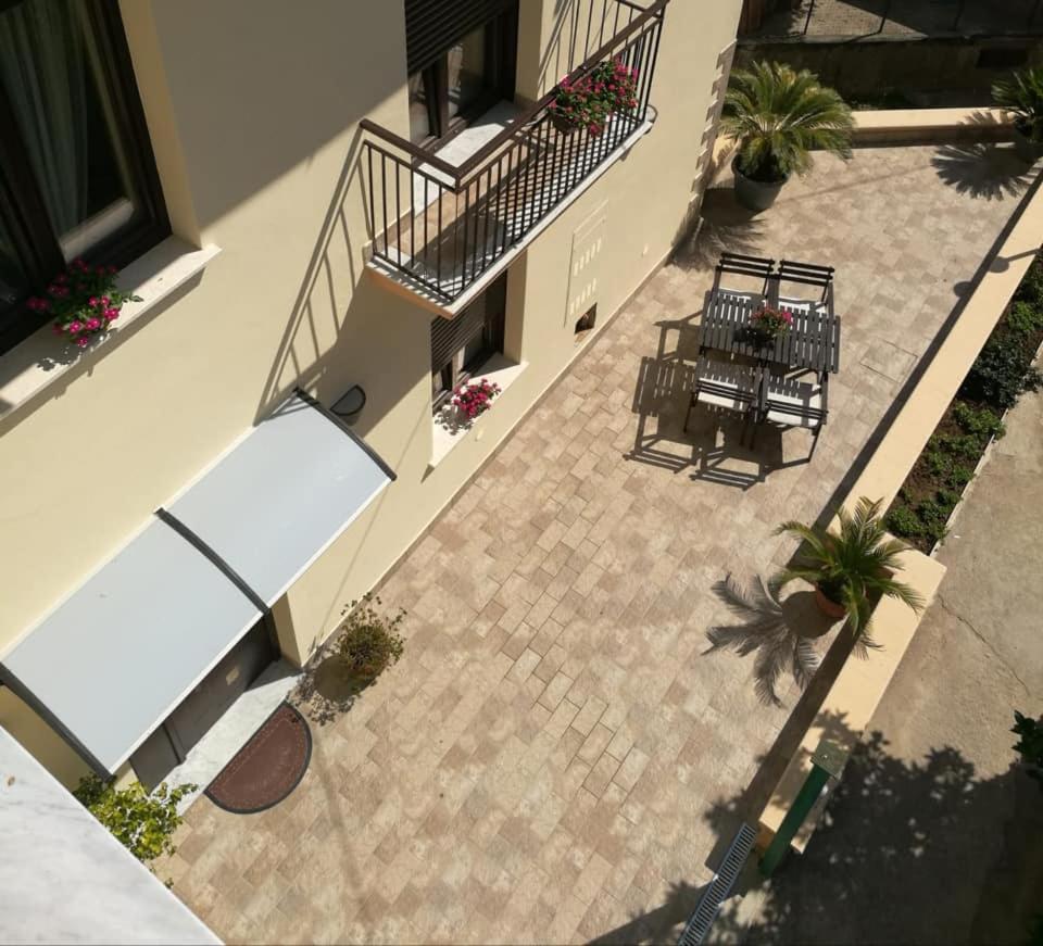 לינה וארוחת בוקר מרקטו סן סברינו Casa Kati מראה חיצוני תמונה
