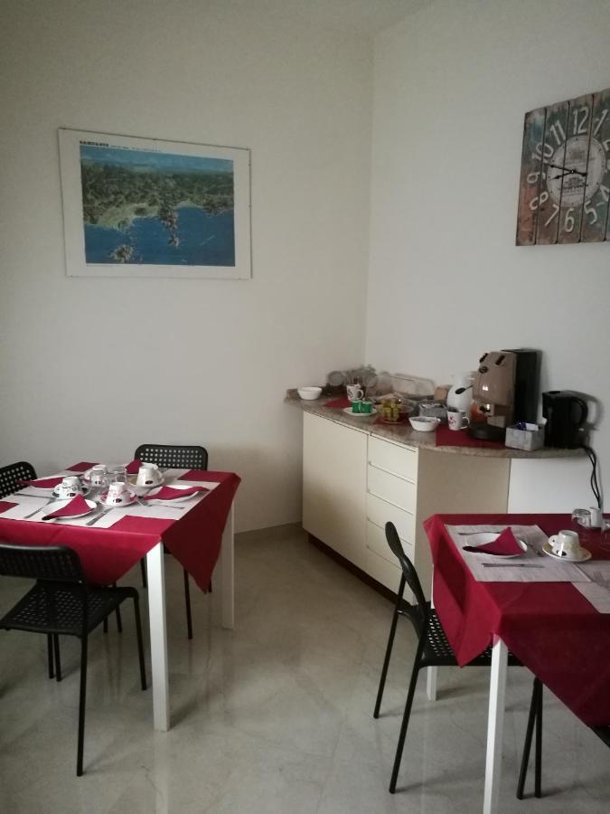 לינה וארוחת בוקר מרקטו סן סברינו Casa Kati מראה חיצוני תמונה