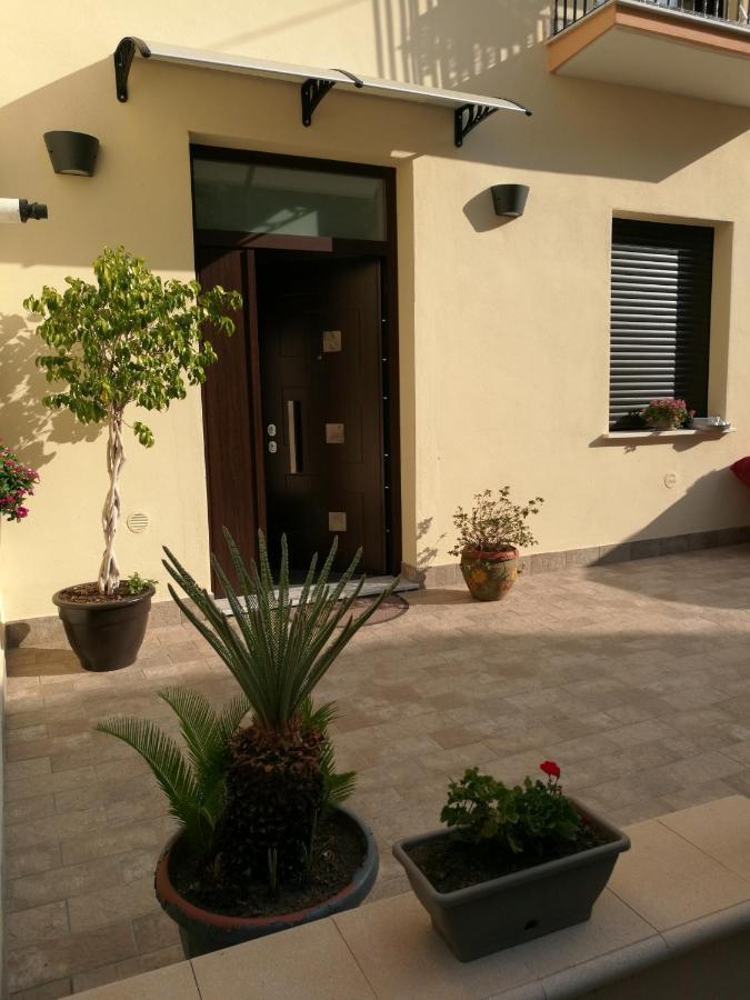 לינה וארוחת בוקר מרקטו סן סברינו Casa Kati מראה חיצוני תמונה