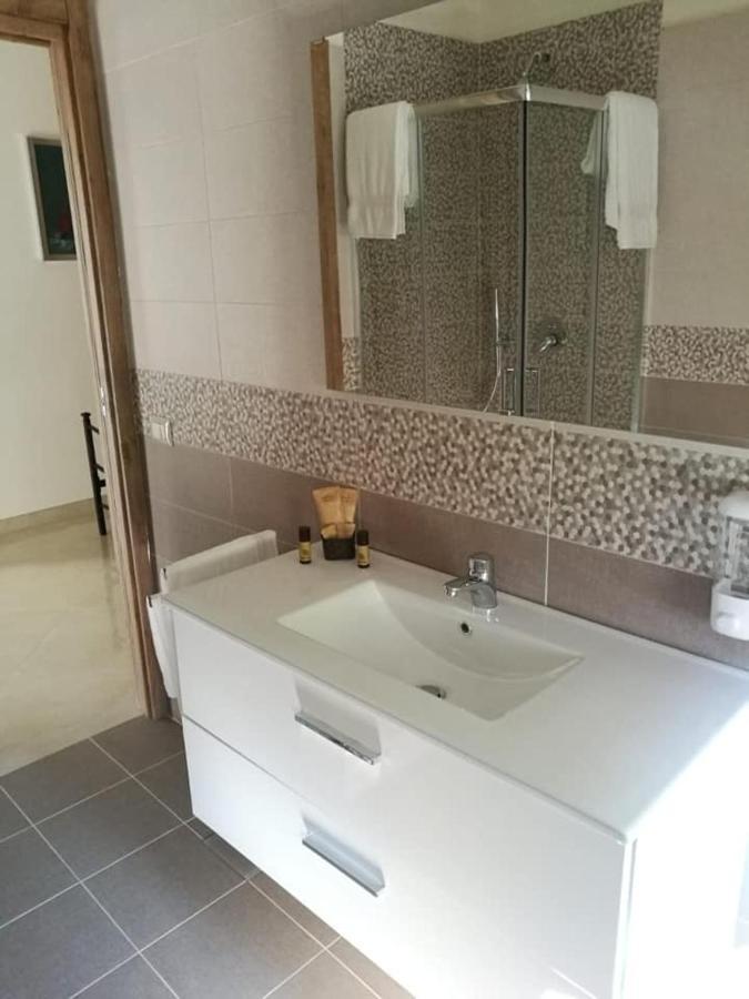 לינה וארוחת בוקר מרקטו סן סברינו Casa Kati מראה חיצוני תמונה