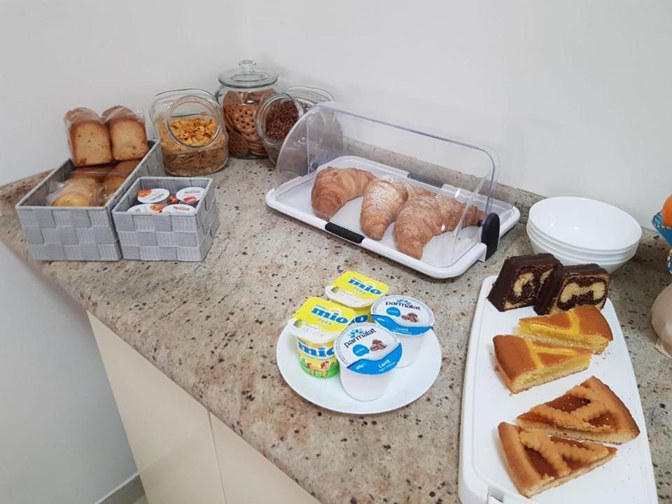 לינה וארוחת בוקר מרקטו סן סברינו Casa Kati מראה חיצוני תמונה
